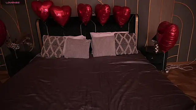 Snapshot of IceDanielles chatting on February 2026 03:21:01 PM IceDanielles online show from February 2026 03:21:01 PM