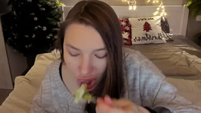 Snapshot of IceDanielles chatting on January 2026 01:50:02 PM IceDanielles online show from January 2026 01:50:02 PM