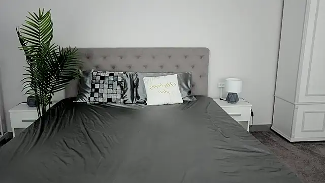 Snapshot of IceDanielles chatting on March 2026 01:36:02 PM IceDanielles online show from March 2026 01:36:02 PM