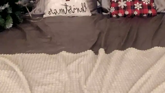 Snapshot of IceDanielles chatting on January 2026 01:40:01 PM IceDanielles online show from January 2026 01:40:01 PM