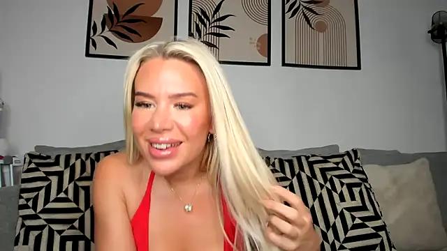 Snapshot of Alexia-Lee chatting on October 2025 08:33:02 PM Alexia-Lee online show from October 2025 08:33:02 PM