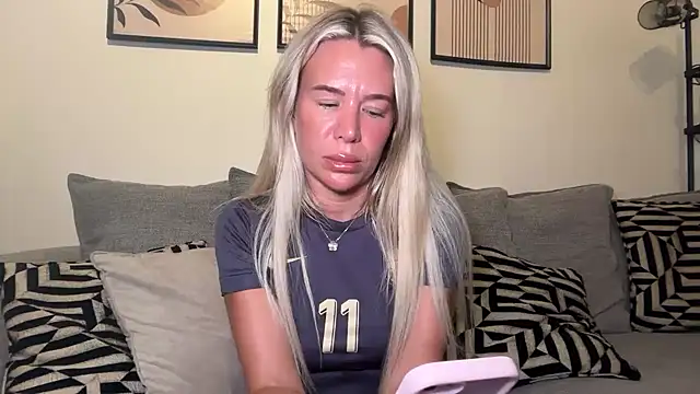 Alexia-Lee online show from June 2026 11:11:01 PM