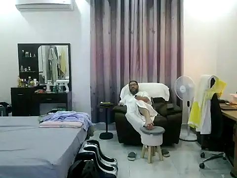 largepanny online show from March 2026 05:44:02 PM