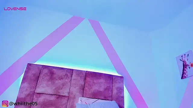 isabella whiithe online show from February 2025 11:41:02 PM