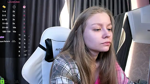 Snapshot of Polumna_cute chatting on February 2026 01:08:01 PM Polumna cute online show from February 2026 01:08:01 PM