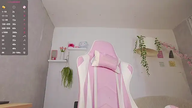 Snapshot of Bella-Franco chatting on March 2025 09:26:02 PM Bella-Franco online show from March 2025 09:26:02 PM