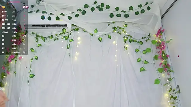 Snapshot of Bella-Franco chatting on January 2025 04:28:02 PM Bella-Franco online show from January 2025 04:28:02 PM