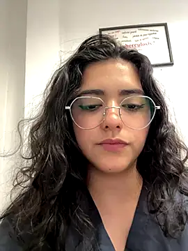 Snapshot of Ales_Kitten chatting on October 2025 08:43:01 PM Ales Kitten online show from October 2025 08:43:01 PM