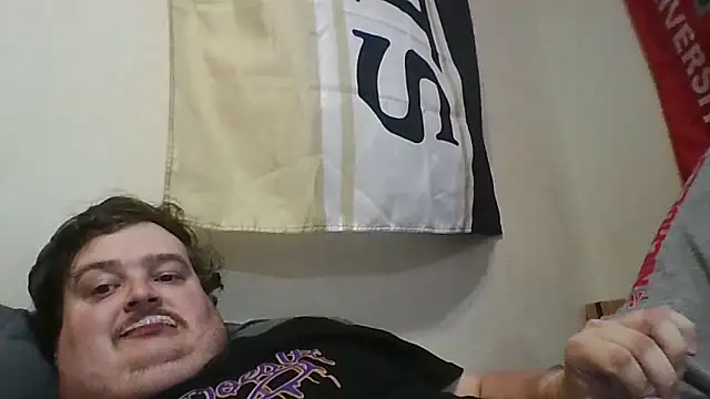 Snapshot of YelpedAverting chatting on November 2025 08:13:02 PM YelpedAverting online show from November 2025 08:13:02 PM