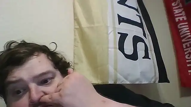 Snapshot of YelpedAverting chatting on December 2025 09:16:02 PM YelpedAverting online show from December 2025 09:16:02 PM