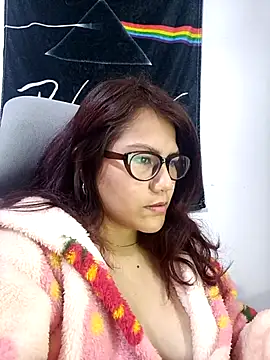 Snapshot of ZUCAAT chatting on October 2025 03:45:02 PM ZUCAAT online show from October 2025 03:45:02 PM