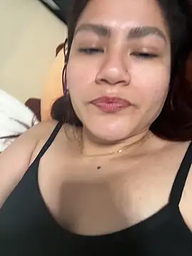 ZUCAAT online show from February 2026 11:06:02 PM