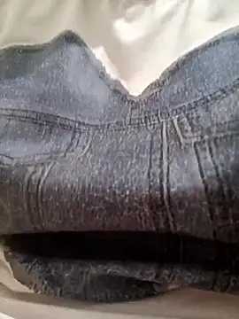 ZUCAAT online show from November 2025 09:52:02 PM