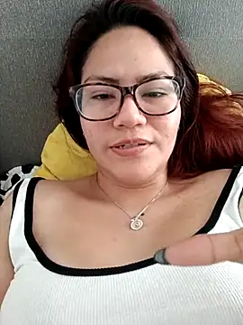Snapshot of ZUCAAT chatting on March 2025 06:21:02 PM ZUCAAT online show from March 2025 06:21:02 PM