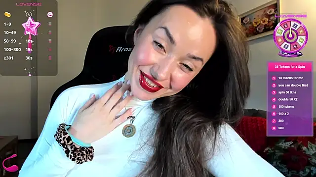 Snapshot of PlayfulGoddess chatting on February 2025 02:44:02 PM PlayfulGoddess online show from February 2025 02:44:02 PM