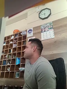 Snapshot of Maximil56 chatting on October 2025 08:42:02 PM Maximil56 online show from October 2025 08:42:02 PM