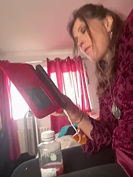 Lwhite1 online show from February 2026 03:24:01 PM