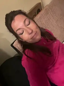 Lwhite1 online show from December 2025 04:57:01 PM