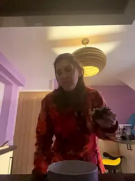 Lwhite1 online show from January 2026 04:35:02 PM