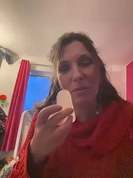 Lwhite1 online show from February 2026 05:00:02 PM