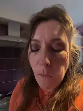 Lwhite1 online show from February 2026 04:59:01 PM