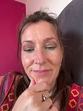 Lwhite1 online show from March 2026 04:40:01 PM