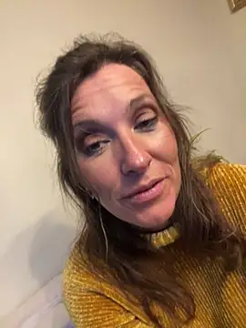 Lwhite1 online show from February 2026 04:47:01 PM