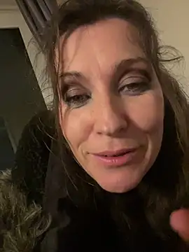 Lwhite1 online show from April 2026 11:55:01 PM