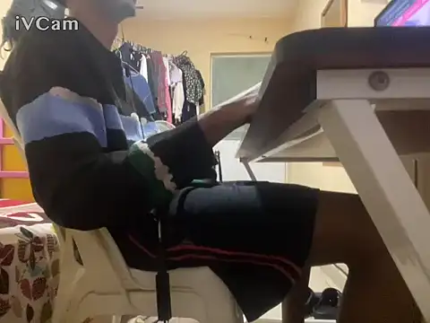 Snapshot of KronoZZZ chatting on October 2025 05:30:01 AM KronoZZZ online show from October 2025 05:30:01 AM