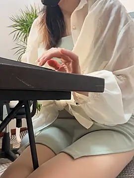 Annabody online show from December 2025 04:01:02 PM