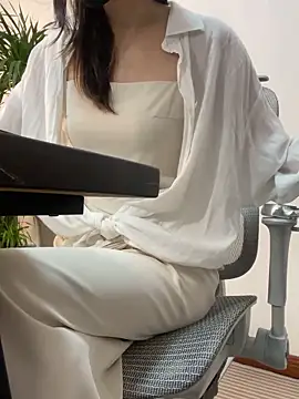 Annabody online show from December 2025 08:22:01 PM