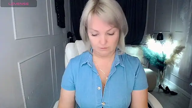 Juarnea online show from February 2026 01:01:01 PM