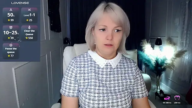 Juarnea online show from November 2025 10:03:02 AM