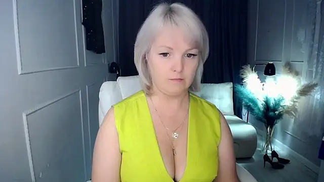 Juarnea online show from November 2025 09:36:02 AM