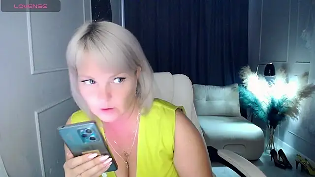 Juarnea online show from April 2026 07:04:01 AM