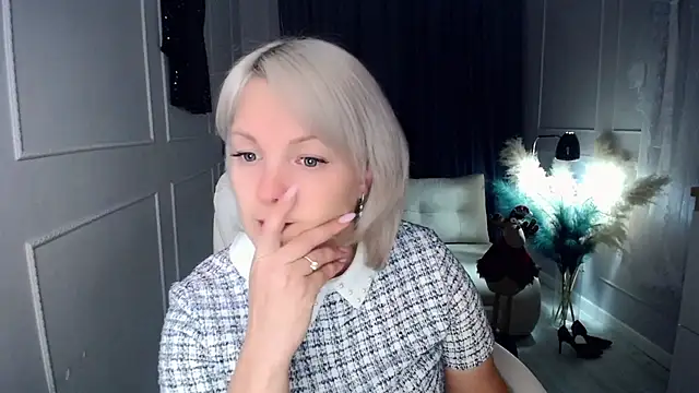 Juarnea online show from December 2025 12:17:02 PM