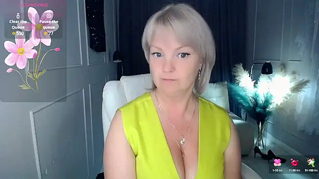 Juarnea online show from September 2025 11:20:02 PM