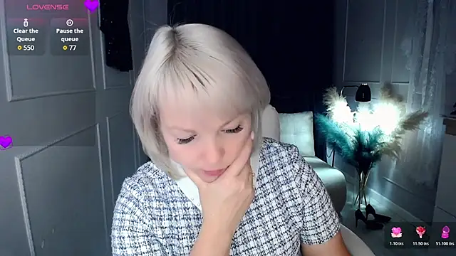 Juarnea online show from November 2025 10:30:02 AM