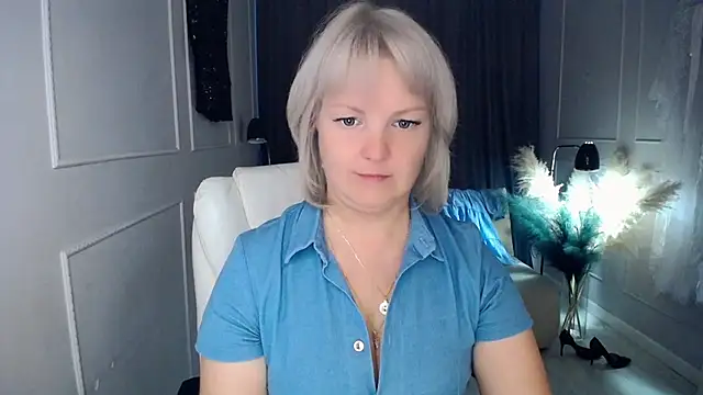 Juarnea online show from September 2025 10:18:02 AM