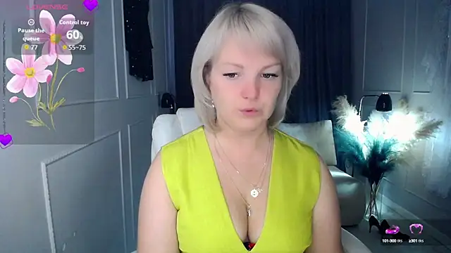 Juarnea online show from October 2025 07:53:02 AM