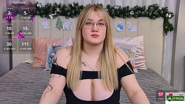 Nancy Mooree online show from December 2025 01:04:02 PM