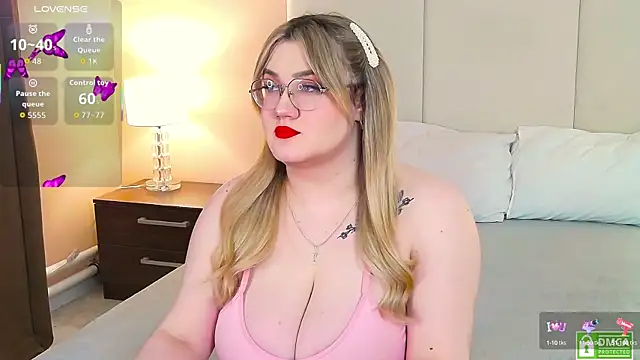 Nancy Mooree online show from September 2025 01:07:02 PM
