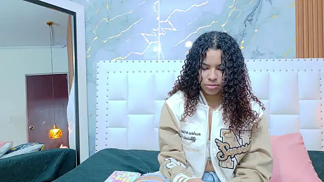 littleebonny online show from October 2025 07:25:02 PM