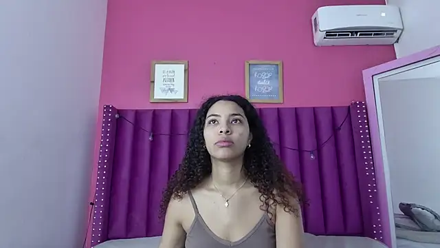 littleebonny online show from February 2026 12:04:01 PM