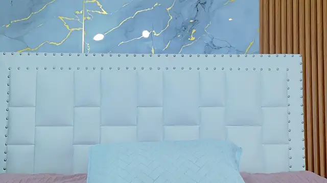 littleebonny online show from October 2025 01:00:01 PM