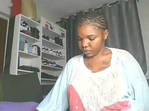 Snapshot of sweet_bigclit chatting on September 2025 04:40:02 AM sweet bigclit online show from September 2025 04:40:02 AM