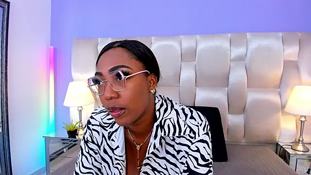 dirtyvictoria online show from October 2025 08:00:01 PM