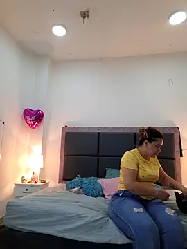 Aslhyn Gomez online show from March 2026 08:11:01 PM