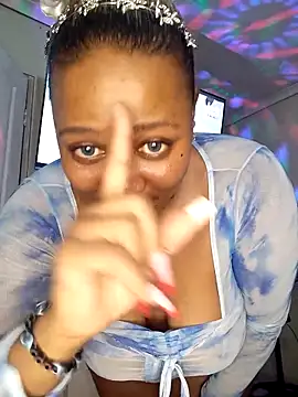 Snapshot of CocoBootyyy chatting on November 2025 05:07:02 AM CocoBootyyy online show from November 2025 05:07:02 AM