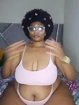 Snapshot of CocoBootyyy chatting on February 2025 04:21:01 PM CocoBootyyy online show from February 2025 04:21:01 PM